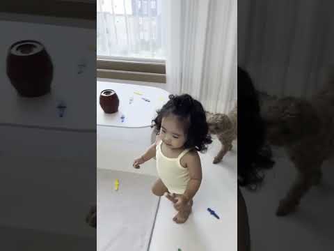 나 잡아봐라~👩‍👩‍👧‍👧🛀 뭐하니 #아기 #19개월