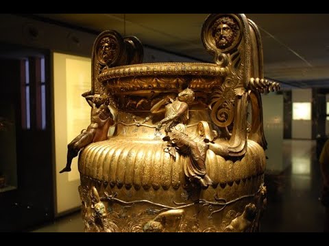 Невероятная античная ваза из Салоников (видео)