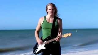 Watch Davey T Hamilton Gonna Hold You video