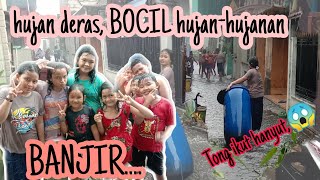 Berbek Banjir Hujan Deras, Bocil Malah Main Hujan-Hujanan