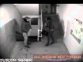 Intento de violacion grabado por una camara de seguridad