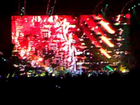 Depeche Mode - Hole To Feed, Praha 14.1.2010