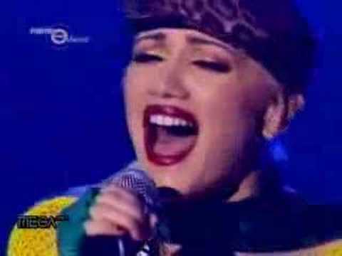 Underneath it all de lo mejor very very cute. Underneath it all de lo mejor very very cute.