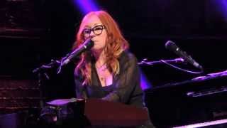 Watch Tori Amos Fire On The Side video