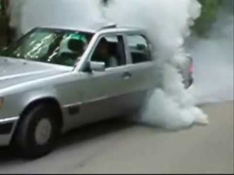 HAZZARD Mercedes Benz 300E 4MATIC W124 Burnout