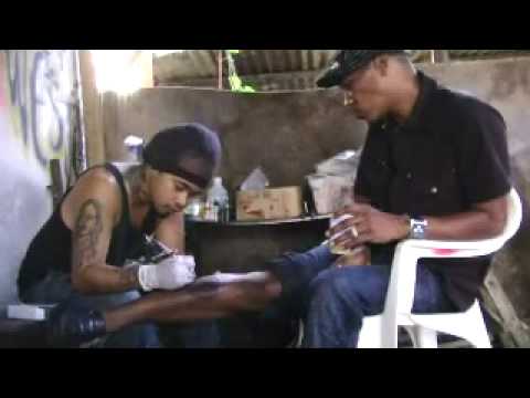 Aries tattoo zetten in Suriname Imro .
