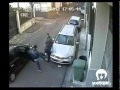 Rapina a Napoli: scippata e picchiata in "diretta"