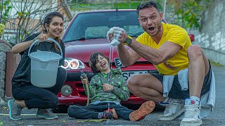 Otoparkda Gi̇zemli̇ Ses Ve Ev Önünde Araba Yikamak