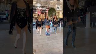 Ys Ladys Aproveitando A Noite Monegasca