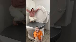 Toilet Khổng Lồ Anh Xí Muội 422