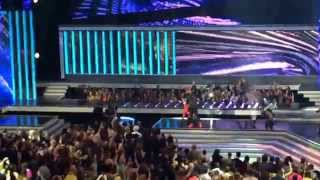 Travesuras - Nicky Jam LIVE at Latin Bollboards 2015