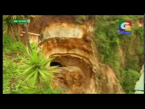 Tormenta Agatha Guatemala Crater en San Cristobal, Mixco