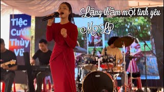 Lặng Thầm Một Tình Yêu Mơly