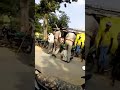 युवक को यूपी पुलिस ने जानवरों की तरह पीटा5 साल का बालक पिता को छोड़ने की मांगता रहा भीख
