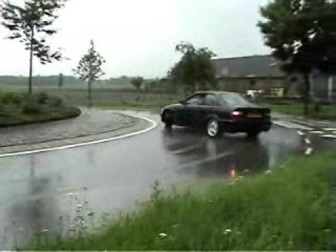 BMW E36 325i drifting drifting e36 325i m3 mpower drift burn out powerslide