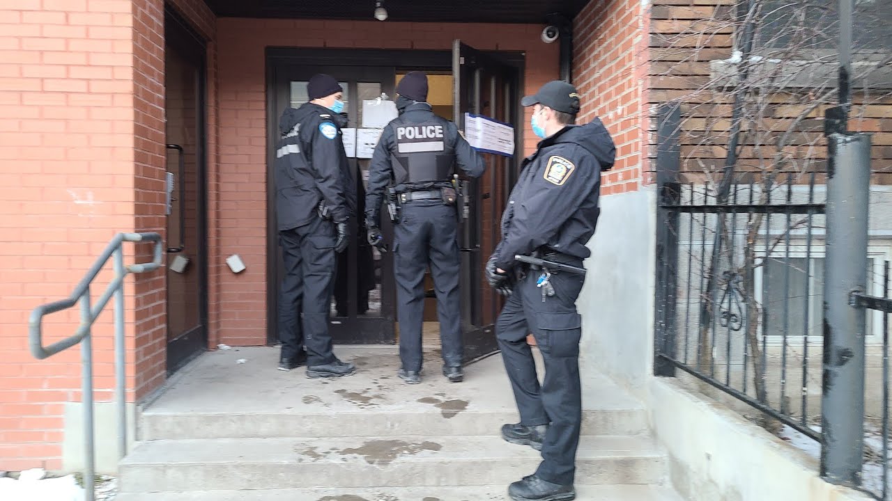 Montreal Police Enforcing Covid-19 Laws In Quebec Canada, Ticketing poeple for praying