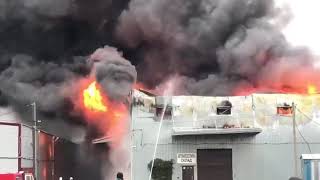 Видео Пожар на рынке "Атлант" в Ростове-на-Дону от Amayak Tatoyan, Череповецкая улица, Ростов-на-Дону, Россия