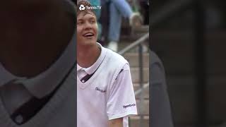 Hilarious Point During 'Official' Tennis Match 😂