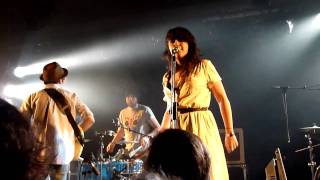 Horny - Lilly Wood & The Prick Live Louvre-Boîte