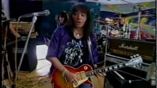 Watch Ace Frehley Breakout video