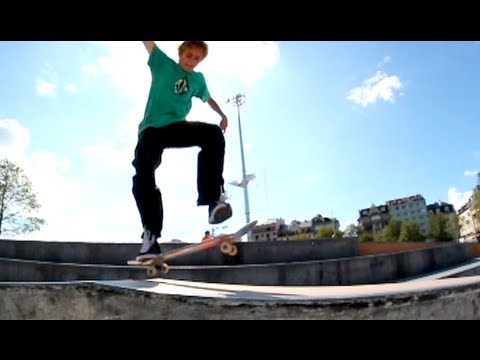 Manual Double Kickflip Manny Body Varial Out - Alex Rademaker