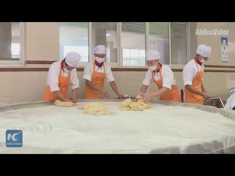 云腿月饼,火腿肉做馅有肉味的月饼,想尝尝吗?【滇西小哥】