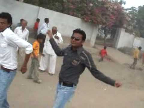 Aaj mere yaar ki shaadi hai...3.mp4