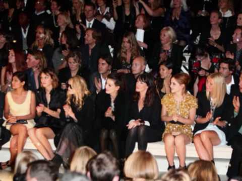 emma watson burberry missing leg. Emma Watson Burberry Fashion