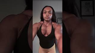 Brazilian Bodybuilder Jéssica Cerejas Insane Muscle Flex Reveal