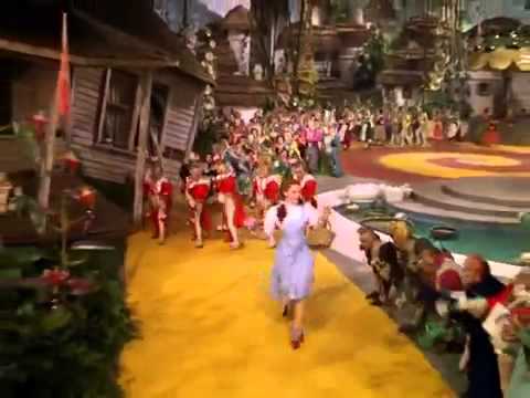 Judy Garland - Follow the yellow brick road - YouTube