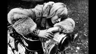 Watch Marianne Faithfull Many A Mile To Freedom video