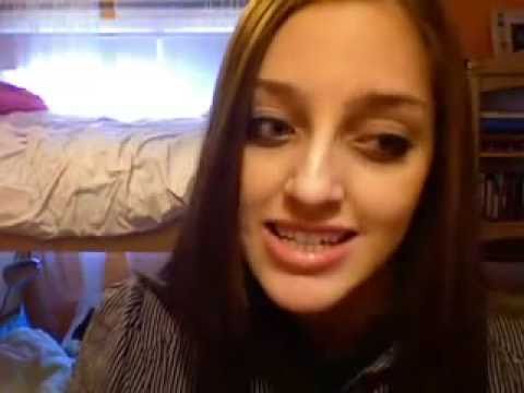 Western Girl Singing Hindi Song on Cam