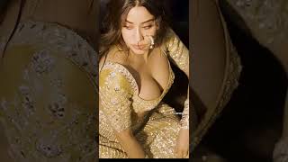 Hot Y Lady