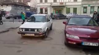 Видео Львов. Газовая улица. Кинули тачку, 21 марта 2017 от gentleman ussr, улица Коперника, Грозный, Россия