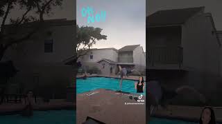 Clavado En Piscina De 4-5 Ft