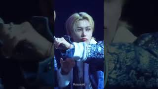 Han Tickling Felix