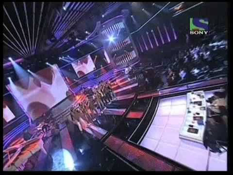 X Factor India - Deewana Group perform...