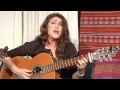 PRESENCIA CULTURAL Dolly Príncipe canta el antiguo yaraví peruano "El ciprés"