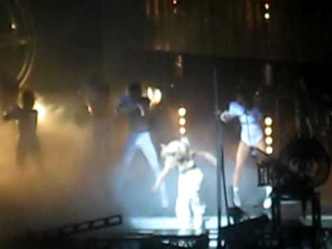Lady Gaga - Bad Romance FULL including her fall - Vancouver Dec 11 (shown on TMZ)