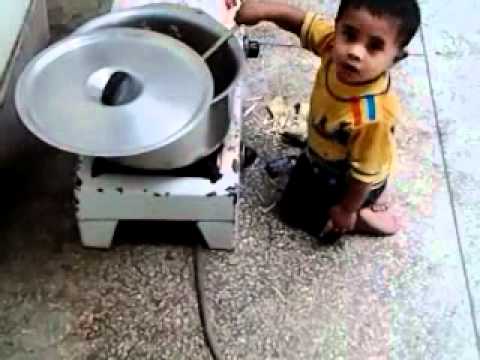 Khao Piyo Aish Karo Mitro.....Youngest cook