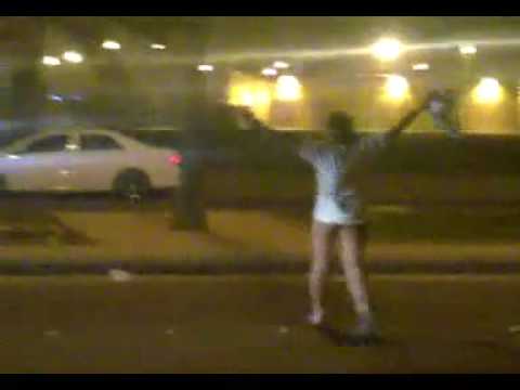 عشان البلاك بيري يمشي بالشارع عريان