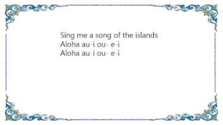 Watch Hank Snow Sing Me A Song Of The Islands video