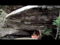 A luta contra o boulder: Marco Tlio vs Profundezas (abaulados) V3 - Ouro Preto