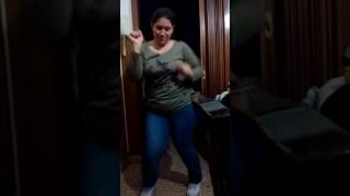 Mi Tía Bailando