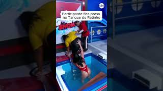 Participante Fica Presa No Tanque Do Ratinho