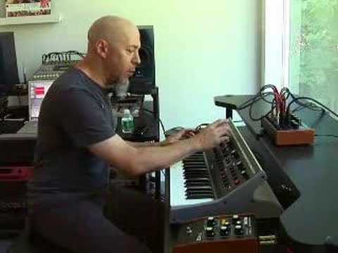 Moog Little Phatty and Jordan Rudess - Glide (portamento)