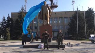 в Новоазовске (Новороссия) восстановлен памятник Ленину