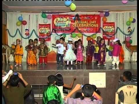 Aao Bachcho Tumhe Dikhaye song performance on Annual Day 2011...