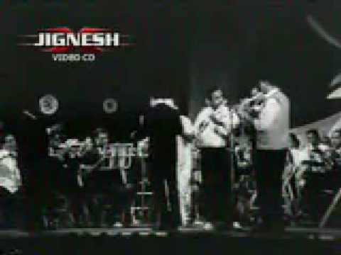 Mohammed Rafi Performing Live - Chahunga Main Tujhe - www.mohammedrafinet...