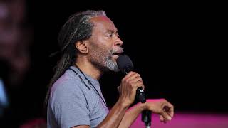 Bobby Mcferrin Leads The Audience In Circlesong Bobby Mcferrin Leads The Audience In Circlesong